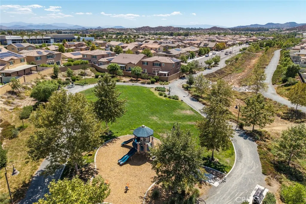 29665 Gypsy Canyon Circle, Menifee, California 92584 home-pic-45