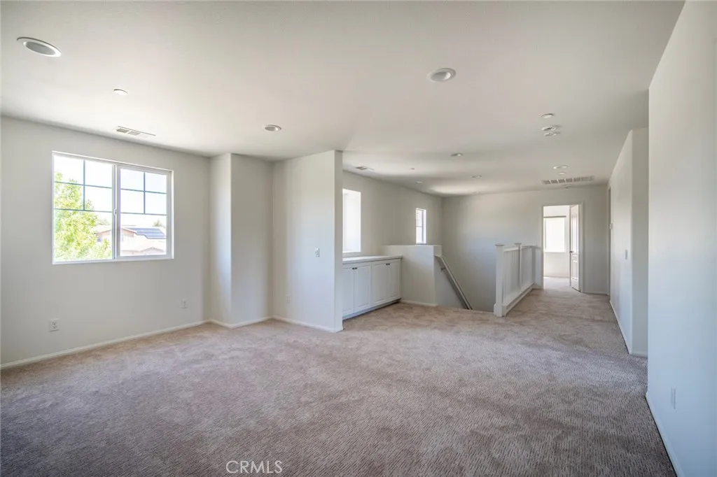 29665 Gypsy Canyon Circle, Menifee, California 92584 home-pic-12