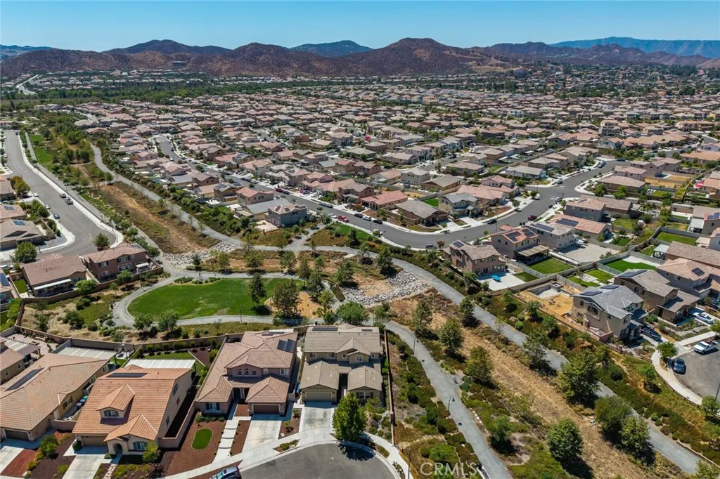 29665 Gypsy Canyon Circle, Menifee, California 92584 home-pic-54