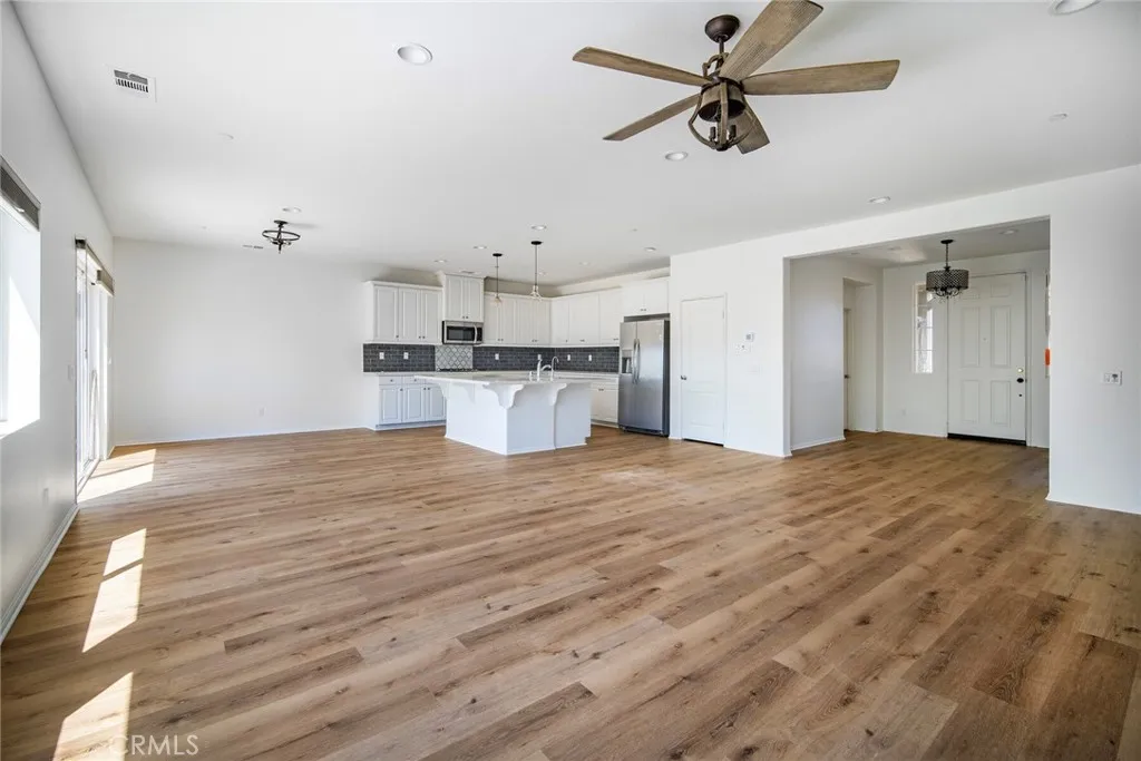 29665 Gypsy Canyon Circle, Menifee, California 92584 home-pic-3