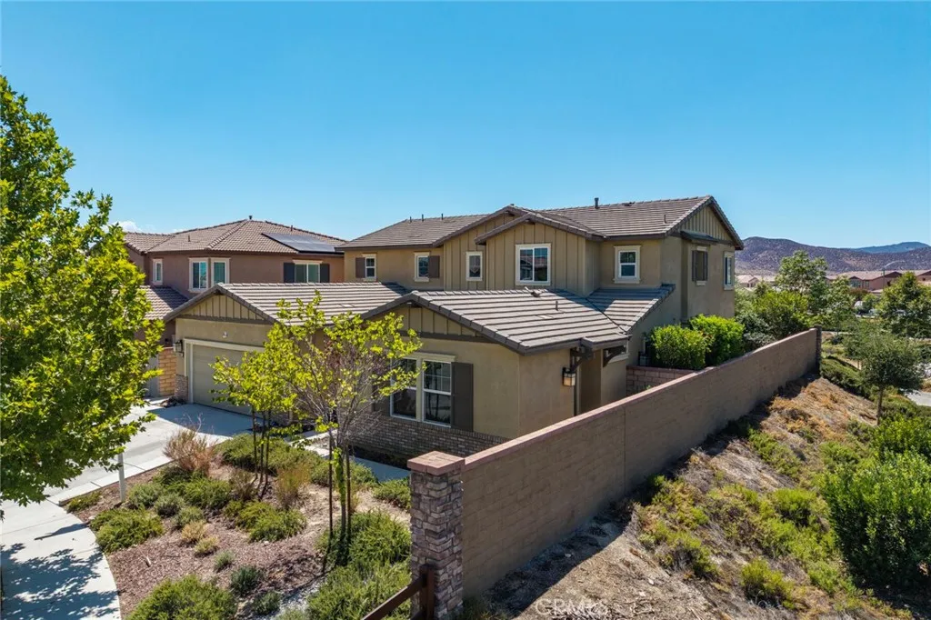 29665 Gypsy Canyon Circle, Menifee, California 92584 home-pic-1