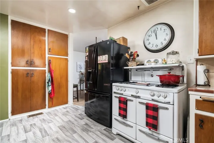 664 W J Street, Ontario, California 91762