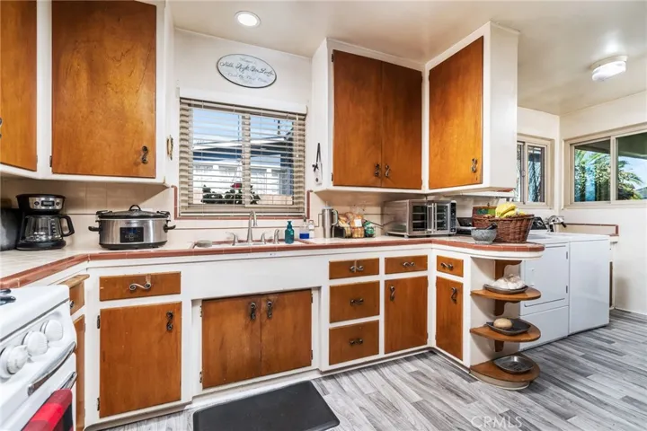 664 W J Street, Ontario, California 91762
