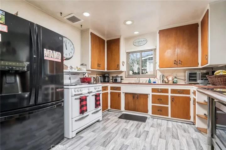 664 W J Street, Ontario, California 91762