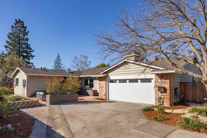 742 La Para Avenue, Palo Alto, California 94306