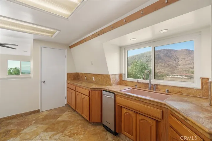 27530 Lindell Road, Lake Elsinore, California 92532