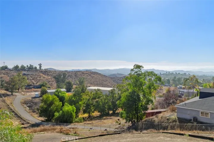 27530 Lindell Road, Lake Elsinore, California 92532