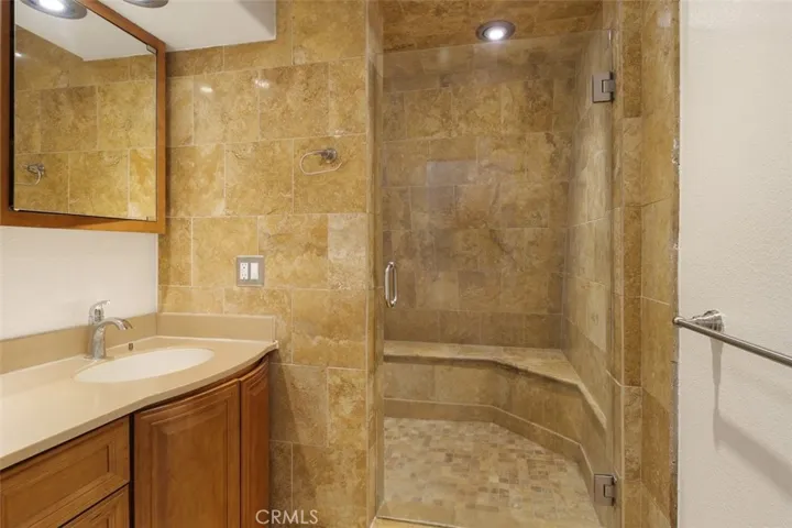 Upgraded Hall Bathroom