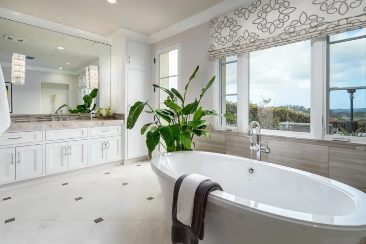 14830 Encendido, San Diego, California 92127