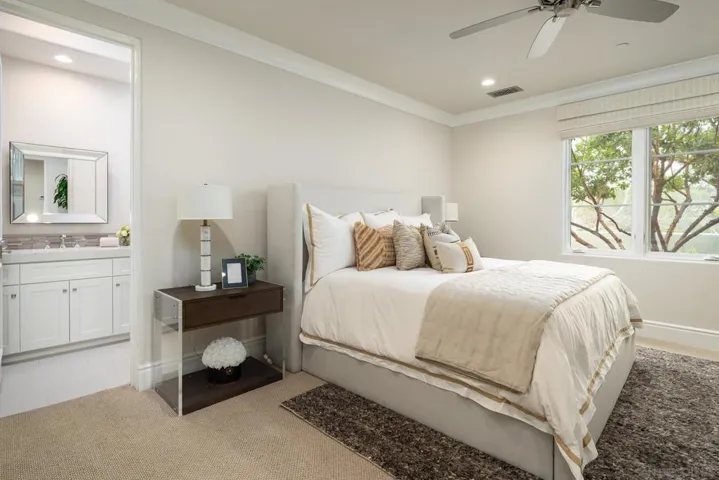 14830 Encendido, San Diego, California 92127