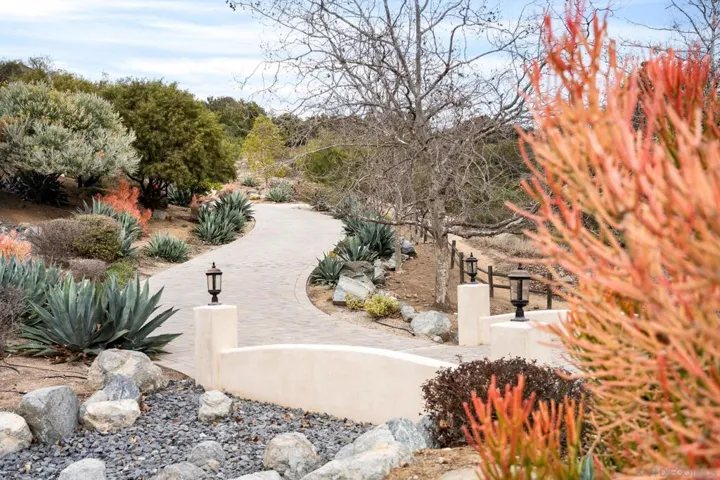 14830 Encendido, San Diego, California 92127
