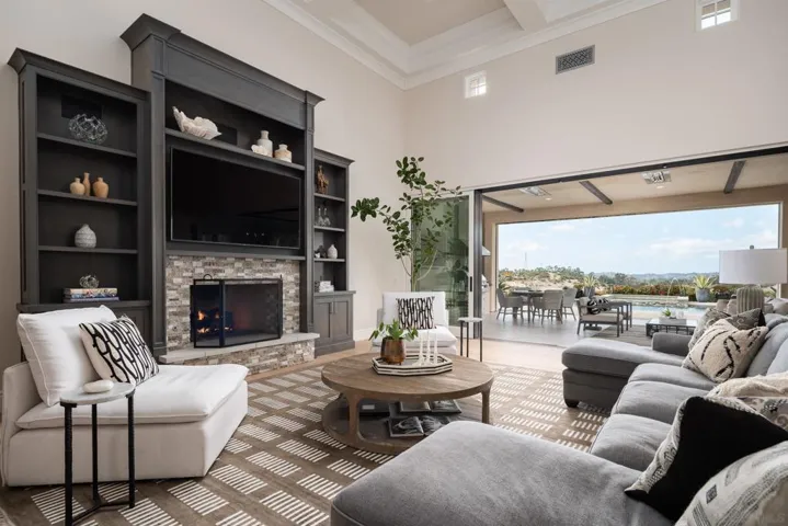 14830 Encendido, San Diego, California 92127