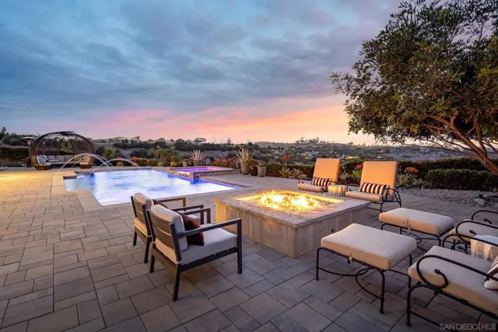 14830 Encendido, San Diego, California 92127