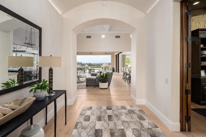 14830 Encendido, San Diego, California 92127