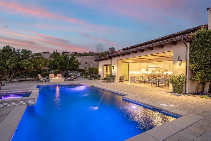 14830 Encendido, San Diego, California 92127