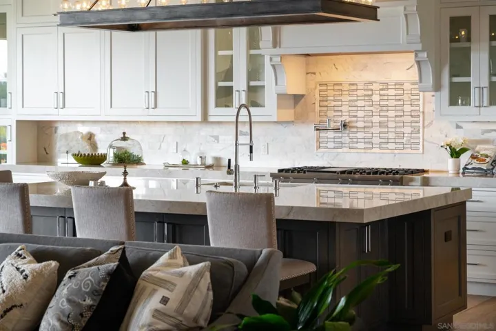 14830 Encendido, San Diego, California 92127