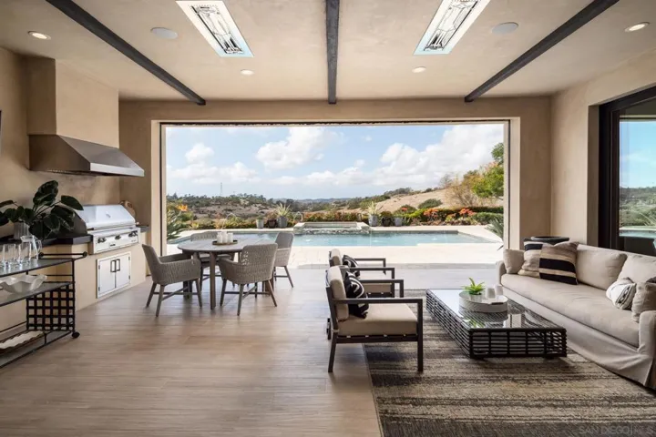 14830 Encendido, San Diego, California 92127