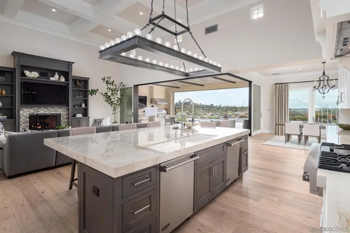 14830 Encendido, San Diego, California 92127