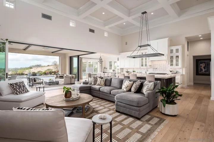 14830 Encendido, San Diego, California 92127