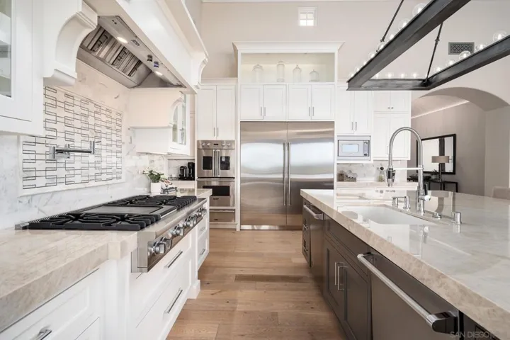 14830 Encendido, San Diego, California 92127
