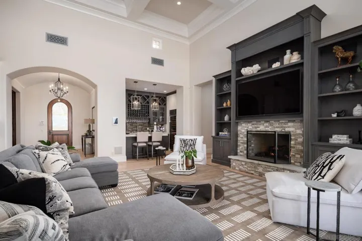 14830 Encendido, San Diego, California 92127