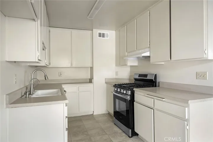 1142 Stanley Avenue 22, Glendale, California 91206