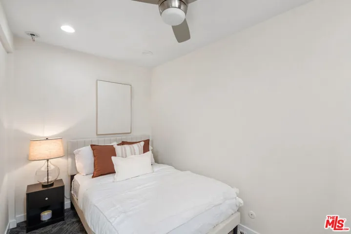950 N Kings Road 225, West Hollywood, California 90069
