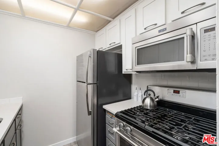 950 N Kings Road 225, West Hollywood, California 90069