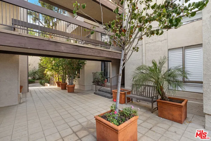 950 N Kings Road 225, West Hollywood, California 90069