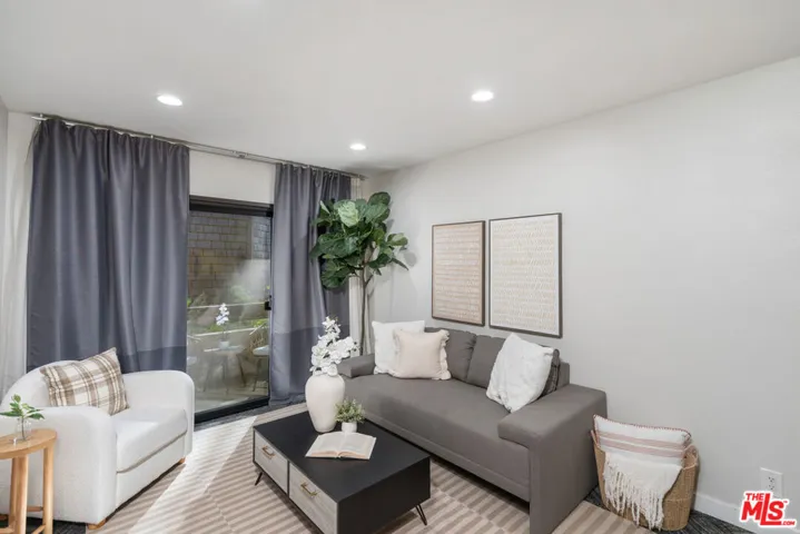 950 N Kings Road 225, West Hollywood, California 90069