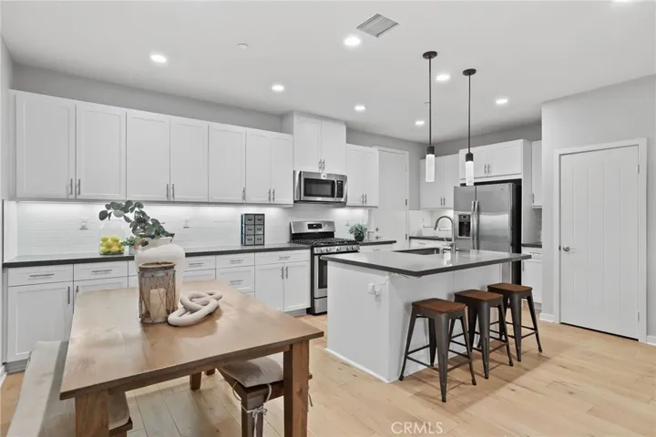 39 Savannah, Lake Forest, California 92630