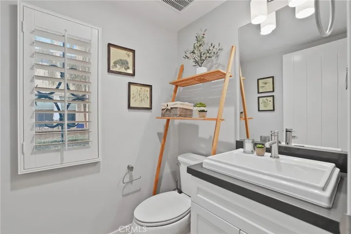 39 Savannah, Lake Forest, California 92630