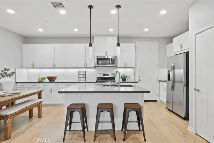39 Savannah, Lake Forest, California 92630