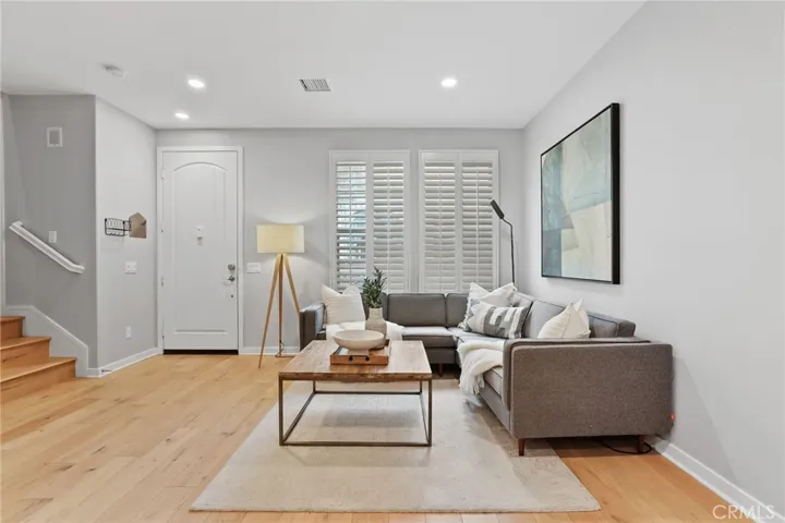 39 Savannah, Lake Forest, California 92630