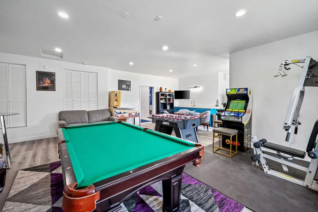 2932 N Sunrise Way, Palm Springs, California 92262 home-pic-36