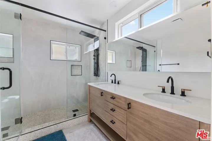 11442 Dona Cecilia Drive, Studio City, California 91604