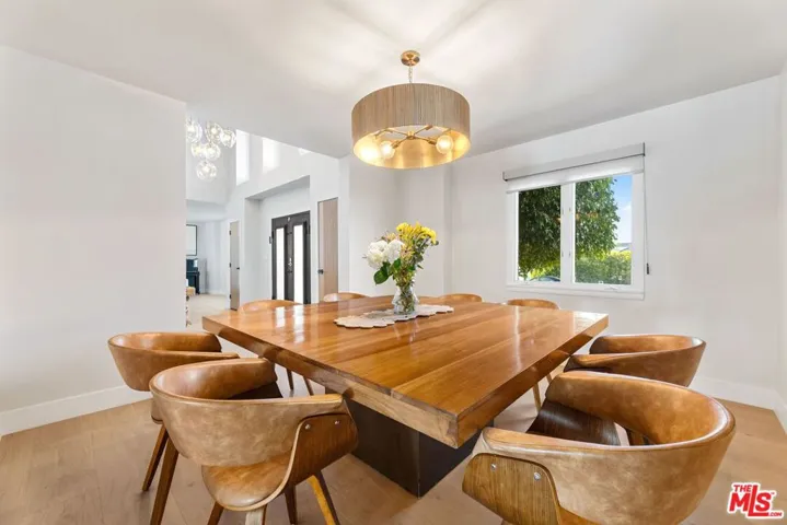11442 Dona Cecilia Drive, Studio City, California 91604