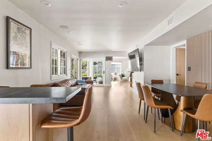 11442 Dona Cecilia Drive, Studio City, California 91604