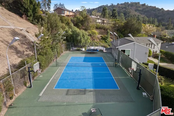 11442 Dona Cecilia Drive, Studio City, California 91604
