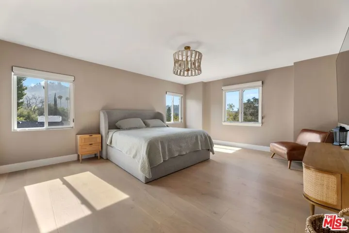 11442 Dona Cecilia Drive, Studio City, California 91604