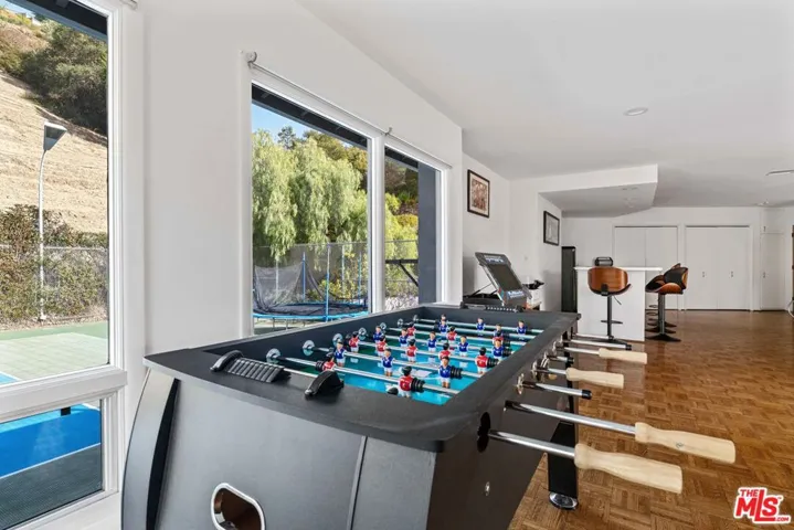 11442 Dona Cecilia Drive, Studio City, California 91604