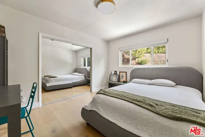 11442 Dona Cecilia Drive, Studio City, California 91604