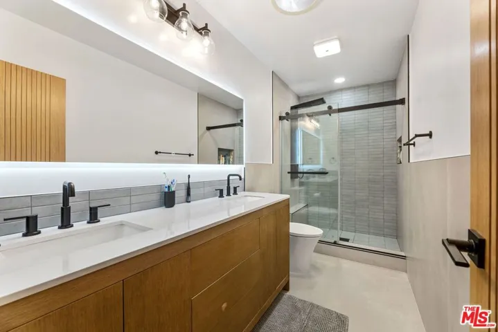 11442 Dona Cecilia Drive, Studio City, California 91604