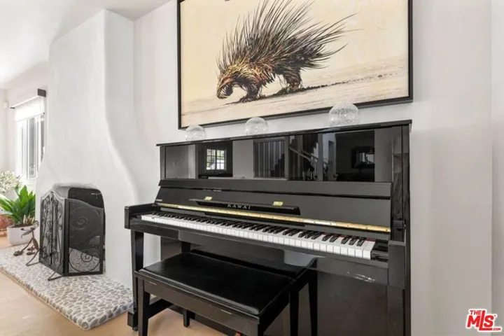 11442 Dona Cecilia Drive, Studio City, California 91604
