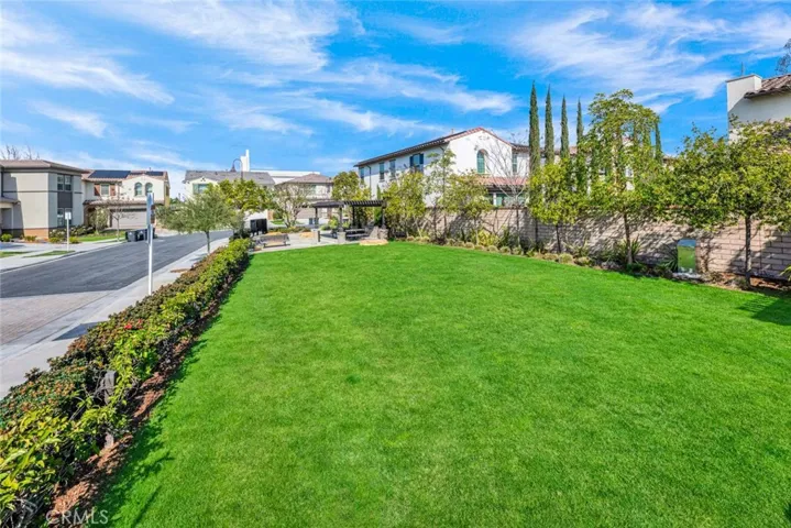 2009 Picasso, Santa Ana, California 92704