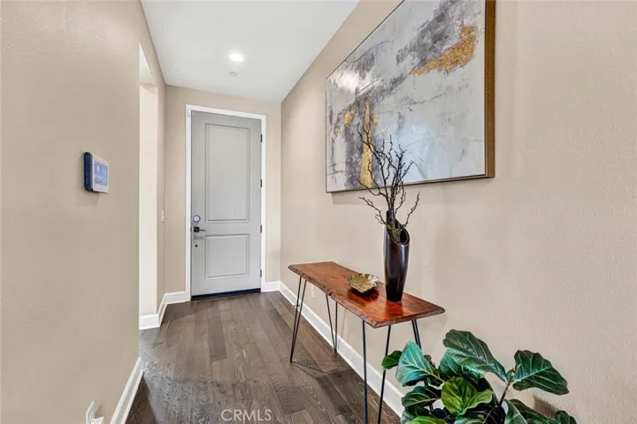 2009 Picasso, Santa Ana, California 92704