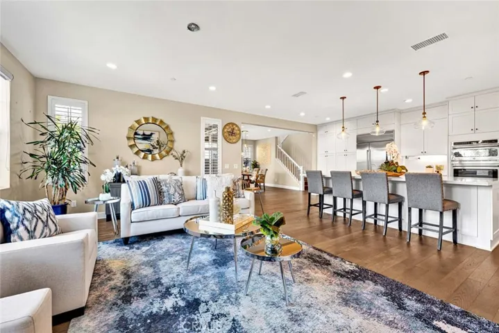 2009 Picasso, Santa Ana, California 92704