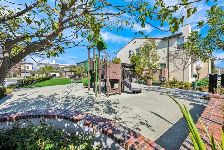 2009 Picasso, Santa Ana, California 92704