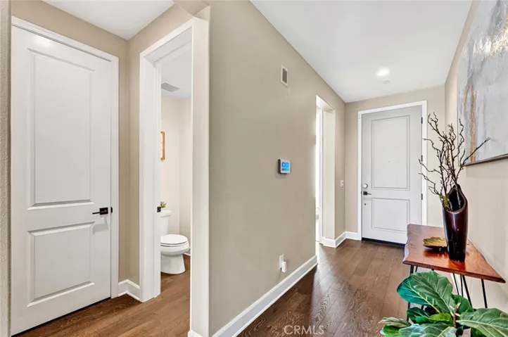 2009 Picasso, Santa Ana, California 92704