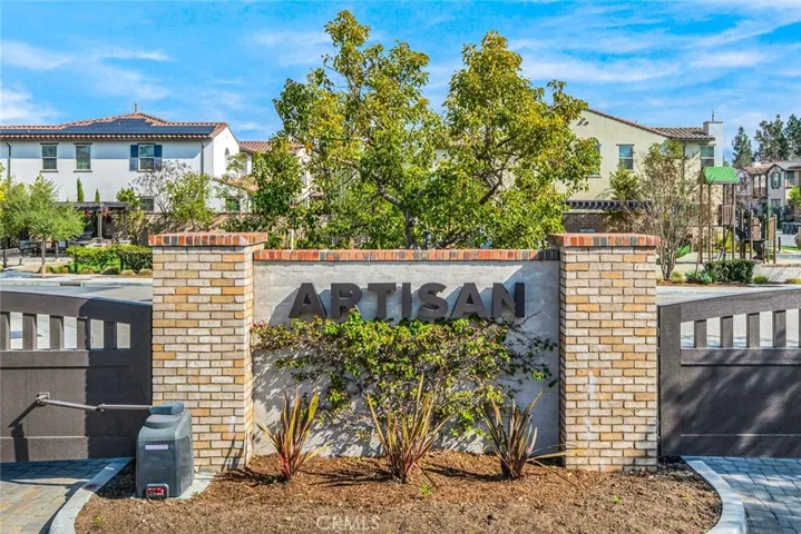 2009 Picasso, Santa Ana, California 92704